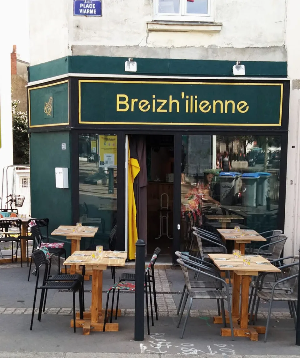 Façade du restaurant Breizh'ilienne place Viarme à Nantes